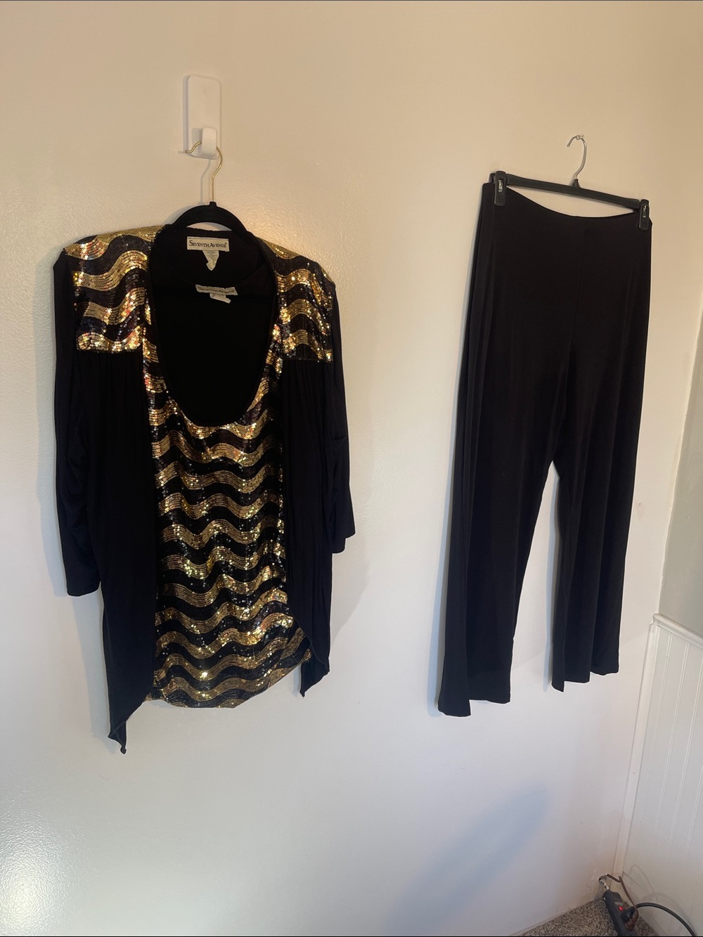 Womens plus size outfit 2X 3X Sequin Chevron Black & Gold tank, jacket, pants - Picture 1 of 17